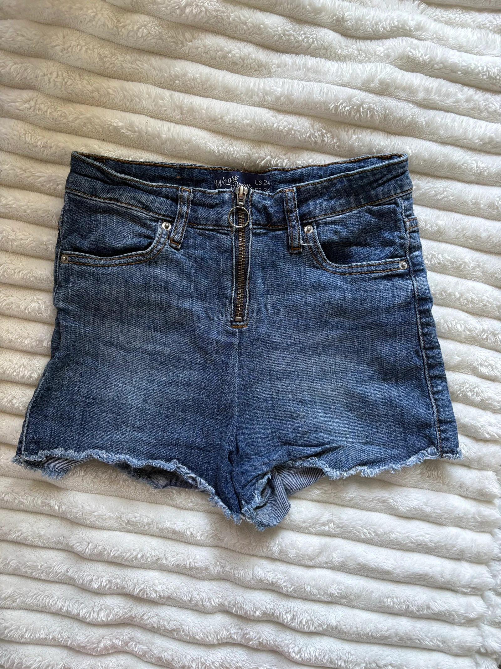 Short court en jean taille 34